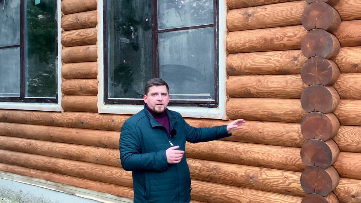 Покраска срубов из оцилиндрованного и рубленного бревна - Команда ПАКЛЯ